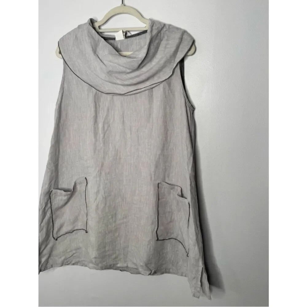 Match point gray linen top size small